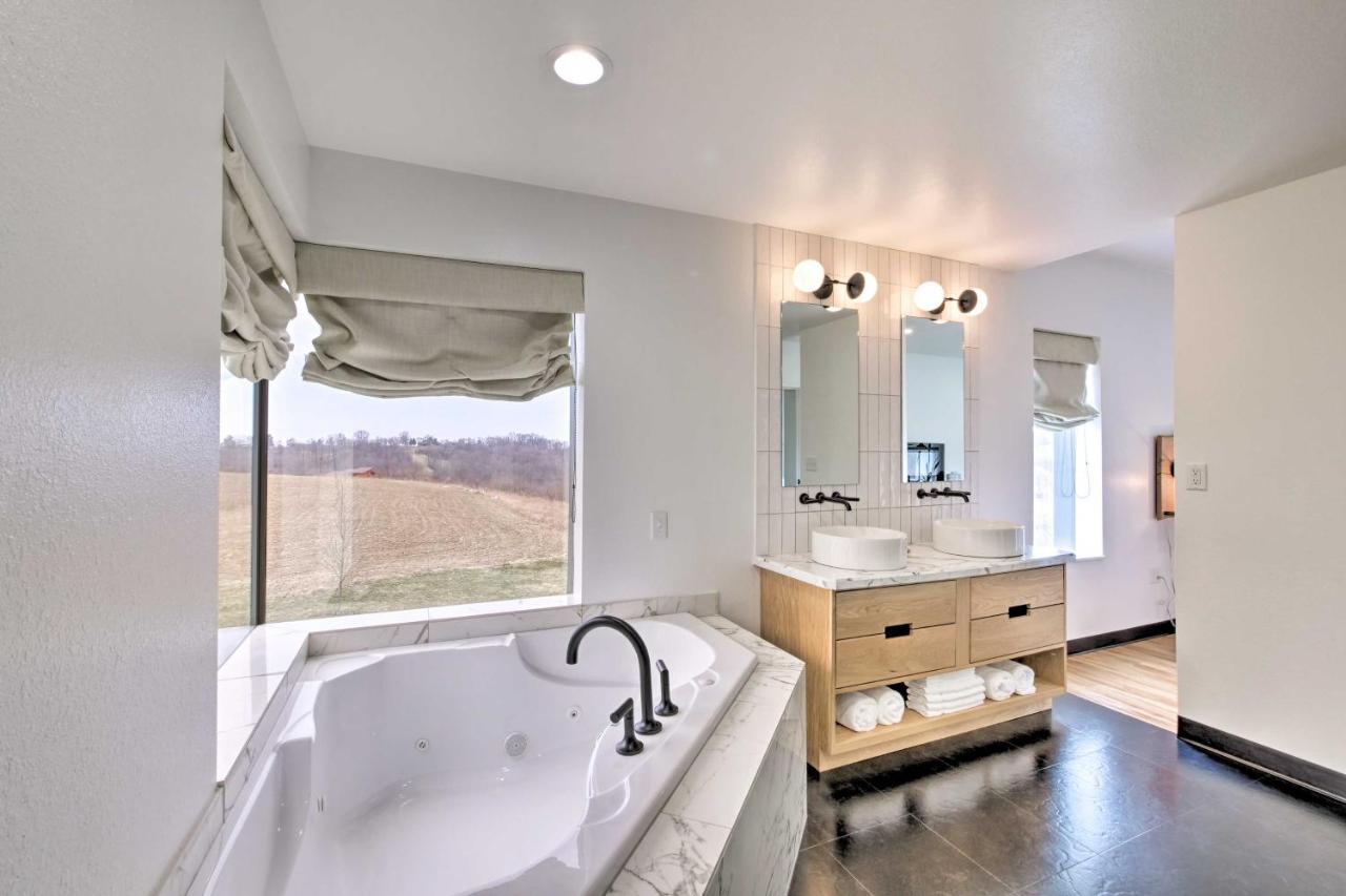 Luxe Amish Country Apartment With Rooftop Terrace! มิลเลอร์สเบิร์ก ภายนอก รูปภาพ